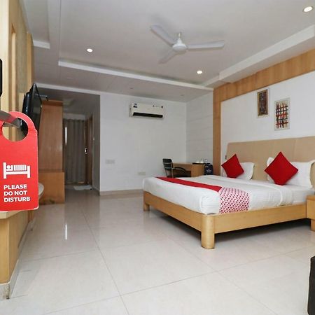 Oyo 5843 Hotel Yash Inn Mirzāpur Екстериор снимка