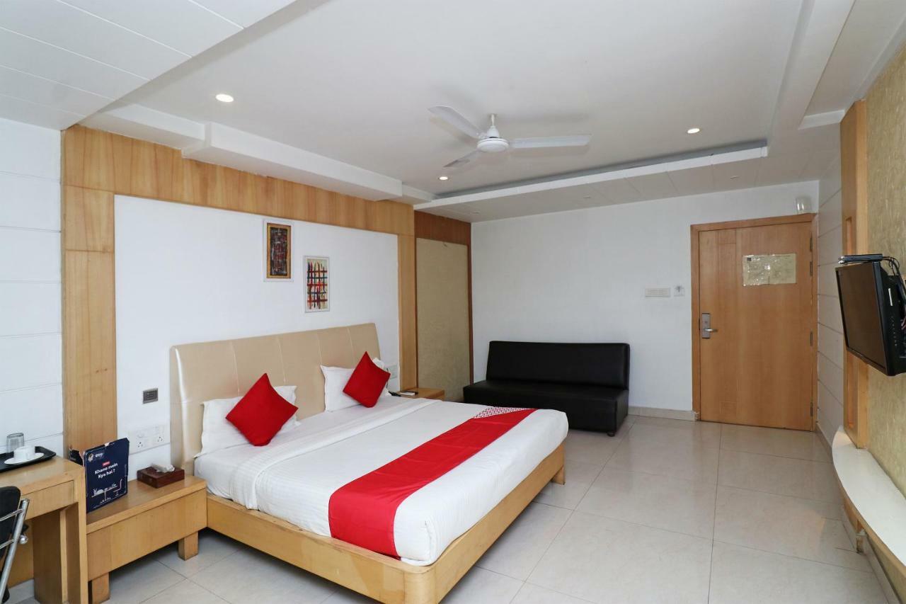 Oyo 5843 Hotel Yash Inn Mirzāpur Екстериор снимка