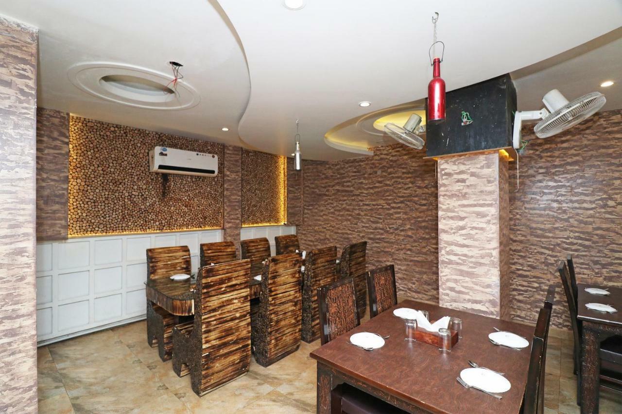 Oyo 5843 Hotel Yash Inn Mirzāpur Екстериор снимка