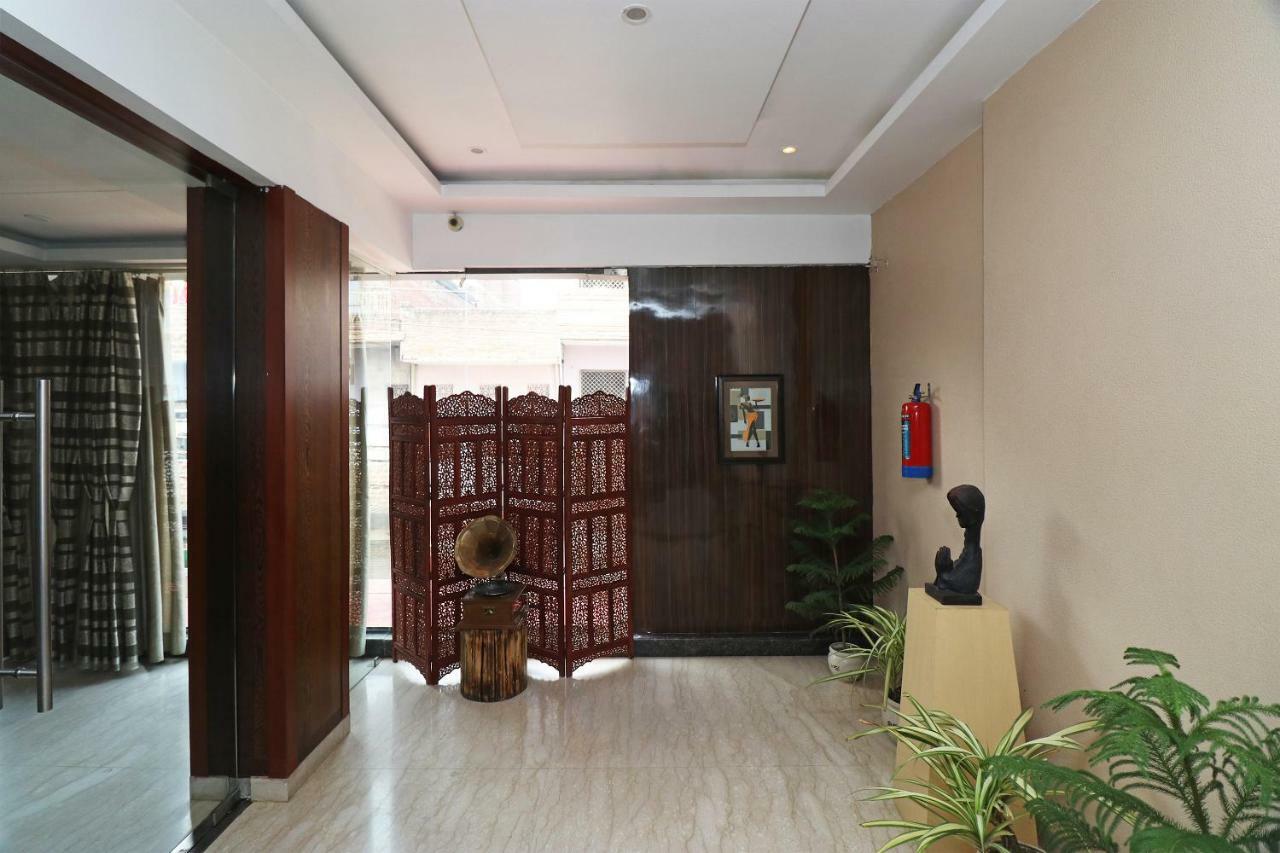 Oyo 5843 Hotel Yash Inn Mirzāpur Екстериор снимка
