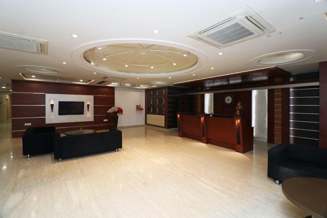 Oyo 5843 Hotel Yash Inn Mirzāpur Екстериор снимка